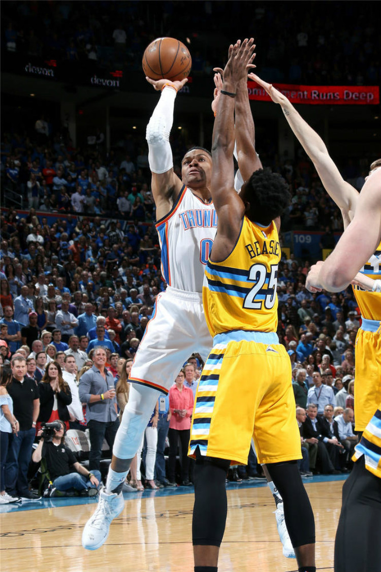 伦纳德功不 伦纳德功不